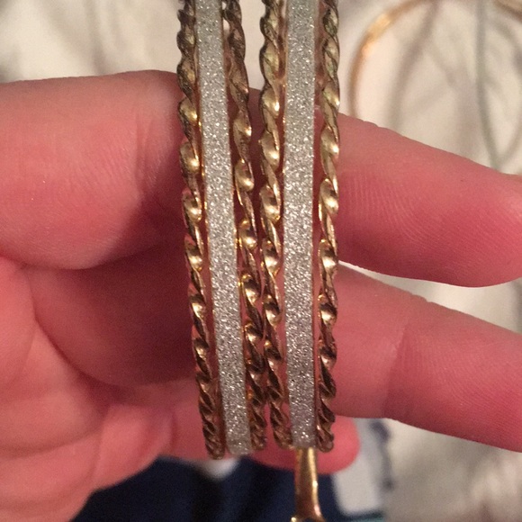 Hoop earrings - Picture 2 of 2